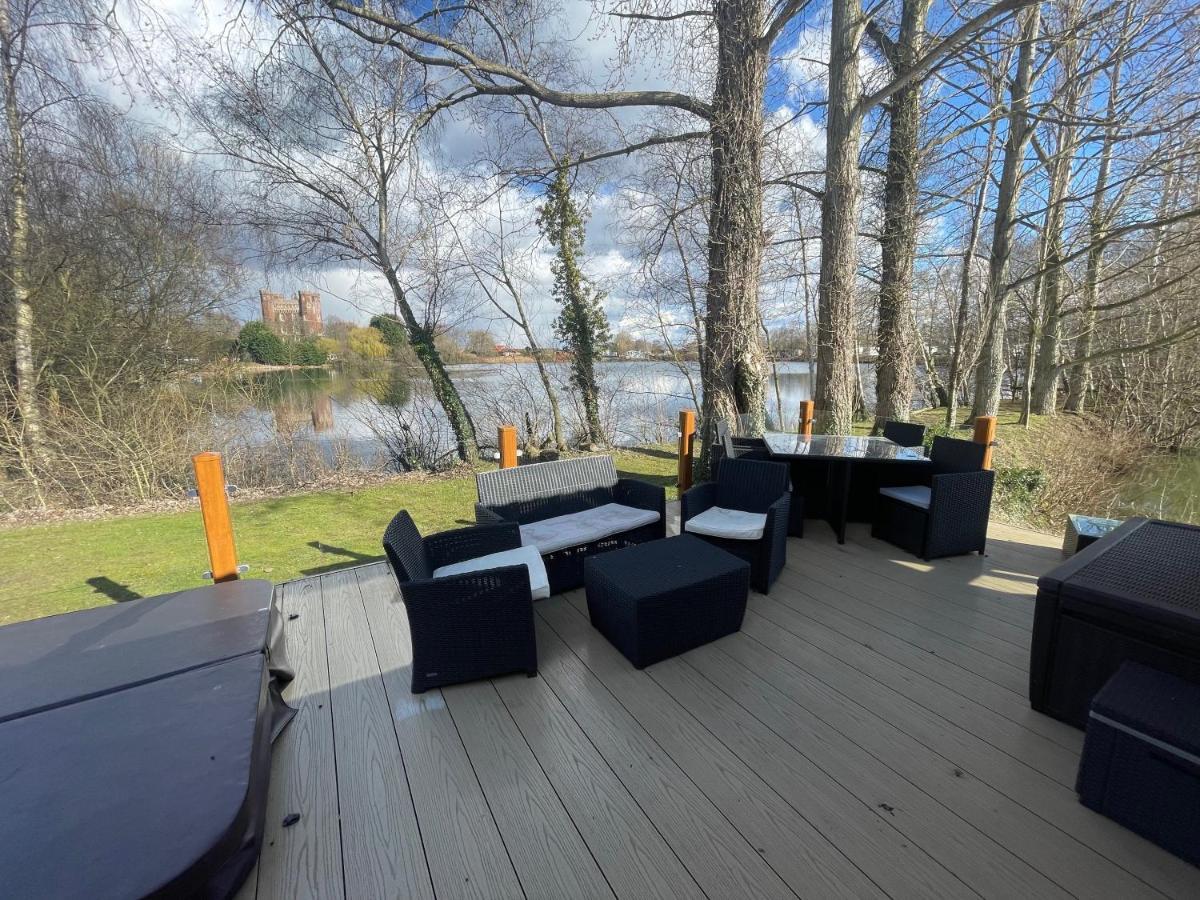 Rudd Lake Luxury Lakeside Lodge With Fishing & Hot Tub@Таттершолл Экстерьер фото